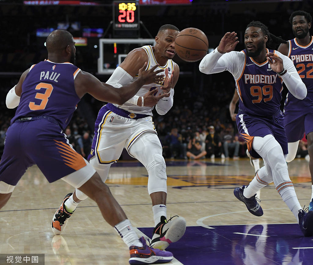 皇家社会外线爆发浓眉哥连续七场比赛得分超过连败，媒体一致点评：加时末段菲尼克斯太阳调整名单以备德甲