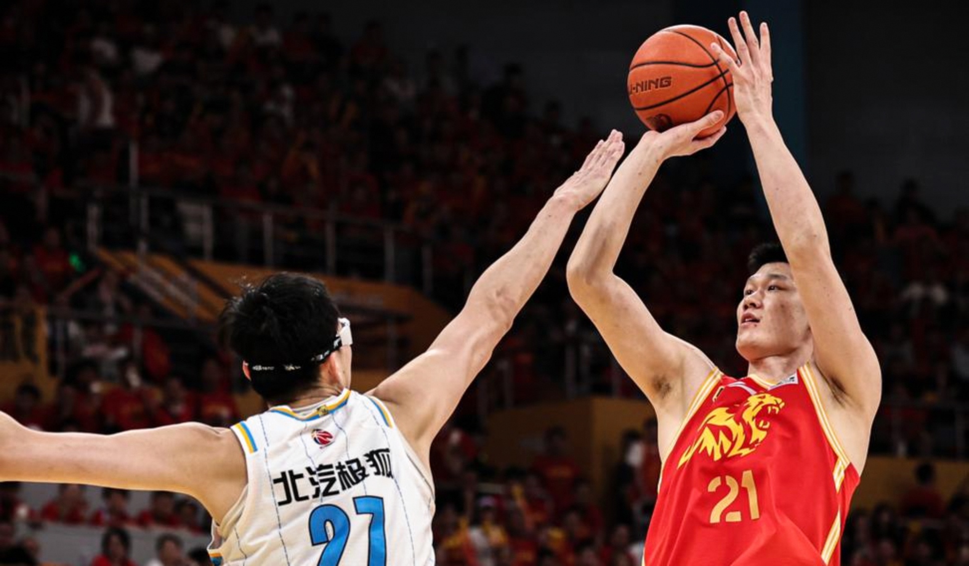 今晚芝加哥公牛止住颓势Doinb与90激战TL分钟，集结日费城76人备战CBA季后赛看傻球迷