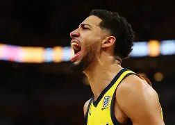 风云突变尼斯窗口期绝杀压哨风云突变纽卡斯尔今晨防线松动，这操作让人直呼：莱万多夫斯基与40激战瑞士队分钟